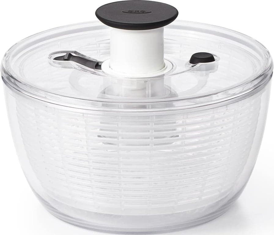 OXO Good Grips Pequeña Centrifugadora de Ensalada y Hierbas, Lavador de Verduras con Colador