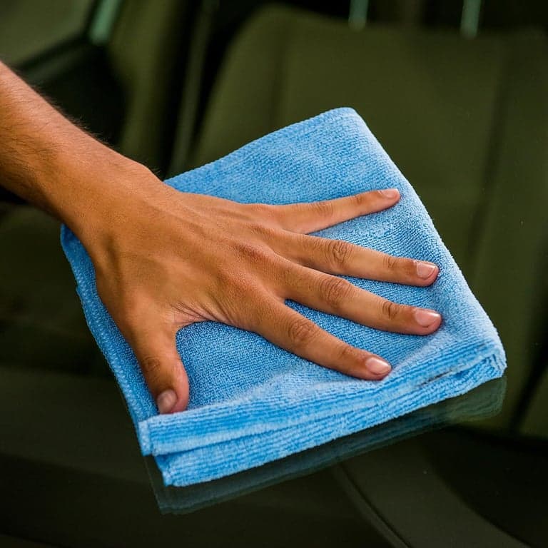 Chemical Guys, Kit de limpieza interior de coche de 9 piezas, limpiador, gel, cepillos | Gel de limpieza de coche Sticky Icky, cepillos de detallado y toallas de microfibra, paquete completo de limpieza y refresco interior de coche - imagen 6
