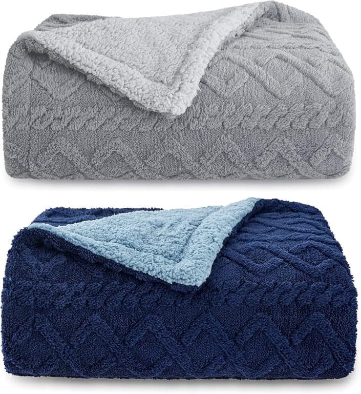 Manta Sherpa Cable Bedsure, tamaño "throw" (azul marino y gris)