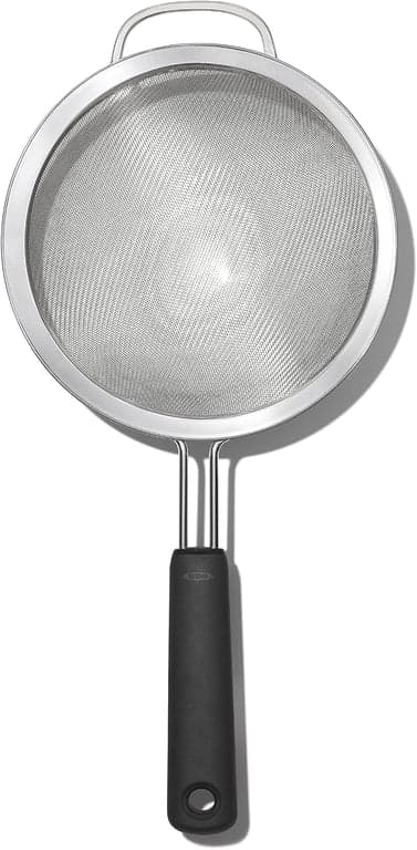Colador de doble varilla OXO Good Grips de 8 pulgadas, negro y tijeras multiusos para cocina y hierbas - vista alternativa