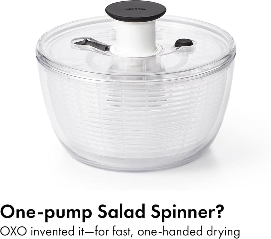 OXO Good Grips Pequeña Centrifugadora de Ensalada y Hierbas, Lavador de Verduras con Colador - vista alternativa