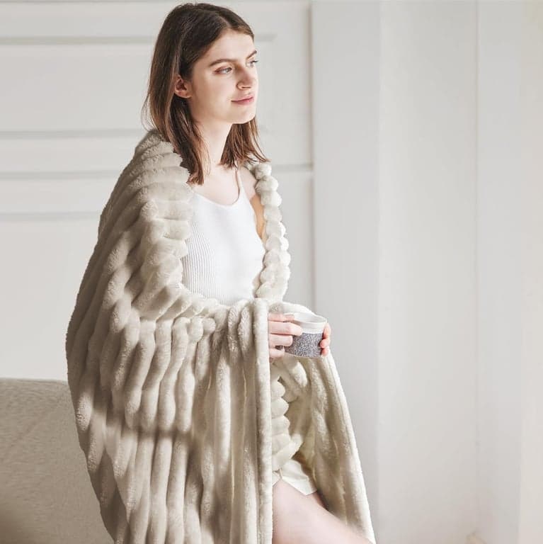 Bedsure Twin Blanket（White ＆ Beige） - imagen 4
