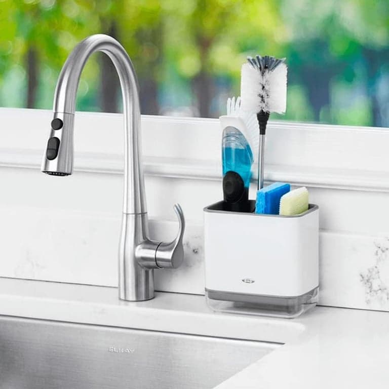 Organizador de fregadero de acero inoxidable OXO Good Grips y soporte para esponjas - imagen 6