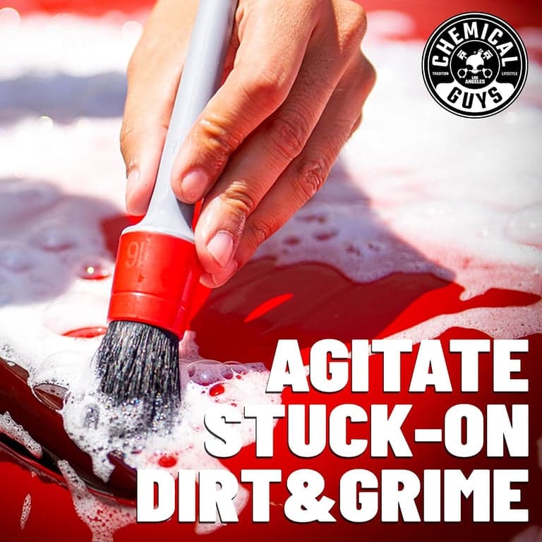 Chemical Guys Kit de Detallado de Autos de 17 Piezas, Limpiador de Interiores y Ruedas y Lavado | Set todo en uno para usuarios de fin de semana y principiantes, cepillos, balde y jabón de calidad profesional que elimina la suciedad de asientos, rines y pintura - vista alternativa