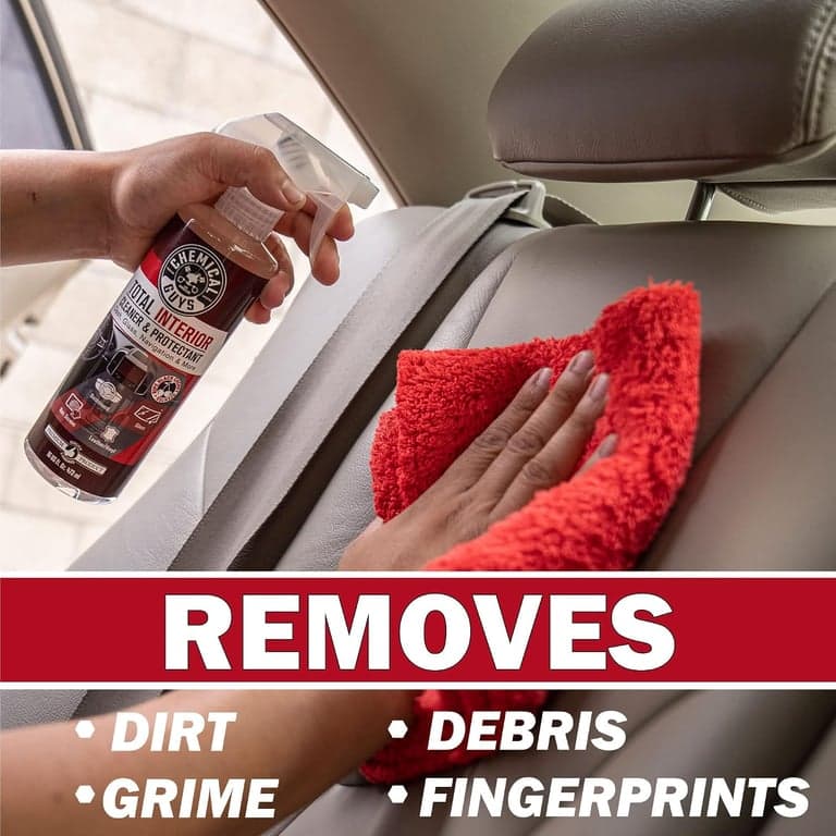 Chemical Guys, Kit Surtido de Limpiador Total Interior, Auto Nuevo y Cereza Negra | Pruebe dos aromas en una caja, un spray de un solo paso para tableros, asientos, paneles de puertas y pantallas, en caja listo para regalar - imagen 5