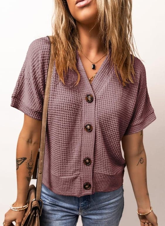 Dokotoo Blusas de Verano para Mujer 2026 Camisas de Punto Waffle con Botones | Modernas, Cuello V, Ajuste Holgado, Chaqueta, Manga Corta, Cárdigan de Verano, Cortas, Shacket, Atuendos para Salir, Elegantes - imagen 6