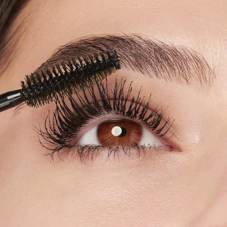 Maybelline Volum' Express Colossal Washable Mascara Makeup, Volumizing, Glam Black, 1 unidad - imagen 6