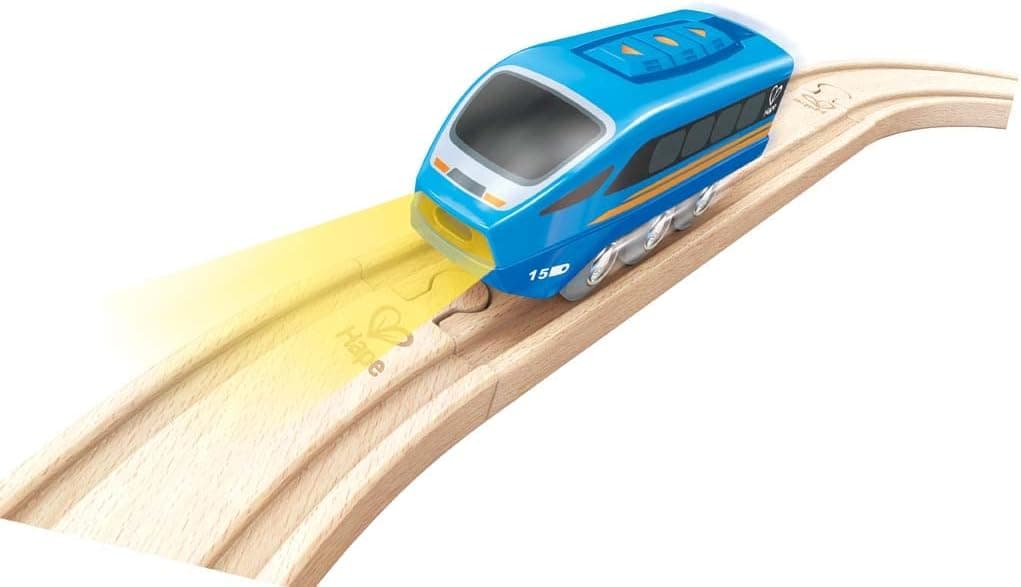 Tren de motor a control remoto Hape | Juguete de ferrocarril para niños, vehículo RC con aplicación o botón con 5 sonidos reproducibles, función de batería recargable, azul - imagen 4